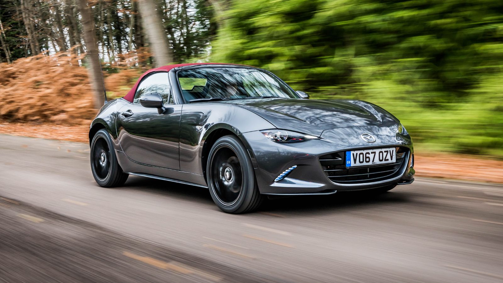 Η γκάμα του Mazda MX-5 αποκτά μια νέα περιορισμένης παραγωγής σπέσιαλ έκδοση, την Z-Sport. Δυστυχώς θα φτιαχτεί μόλις σε 300 αντίτυπα, όλα τους αποκλε